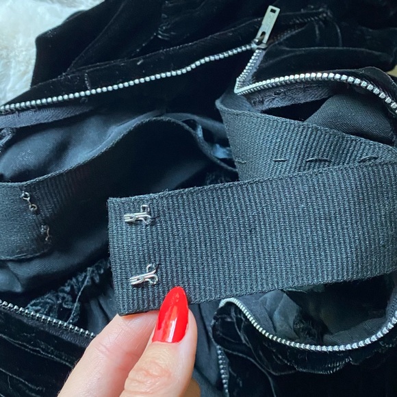 1930s black velvet dress - Picture 7 of 7